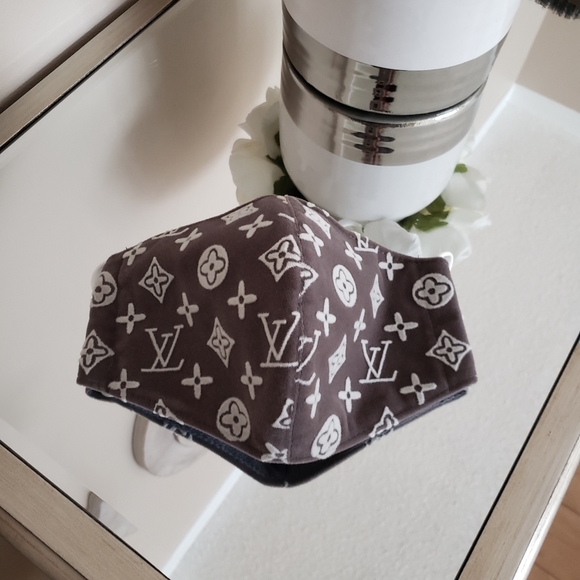 Designer Face Mask 🤍 - Picture 2 of 5